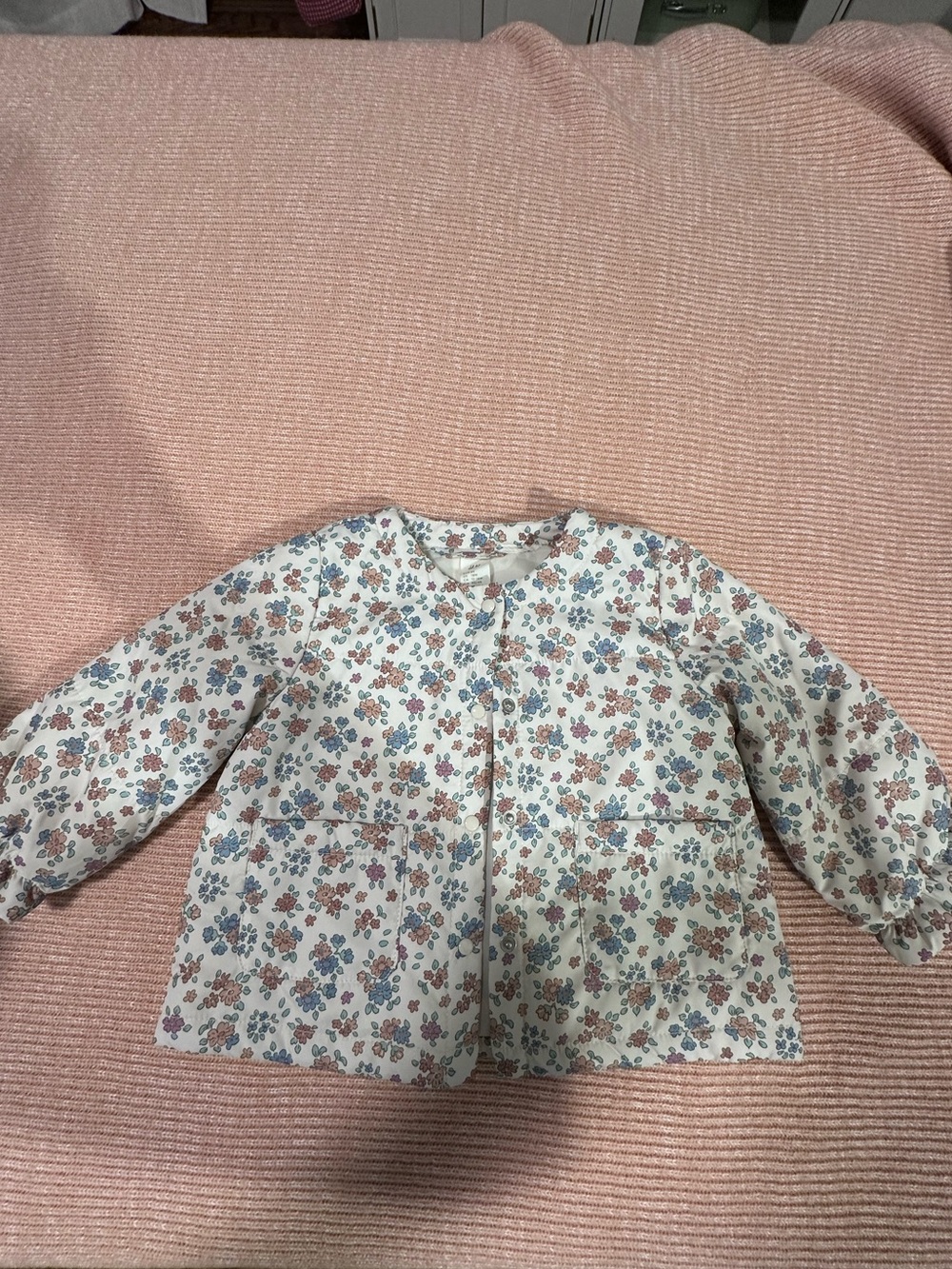 H&M White Floral Button-Up Blouse with Blue & Pink Flowers
